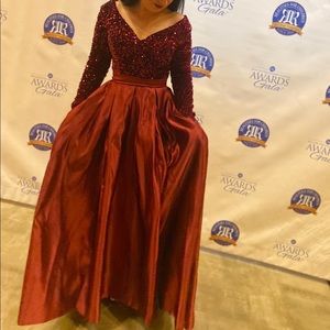 Size 4 beautiful Sequins and Satin ball gown